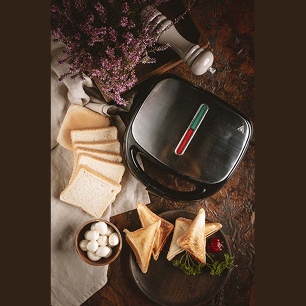 ADLER 5-IN-1 MULTIFUNCTIONAL BAKING DEVICE 1200W BLACK/SILVER